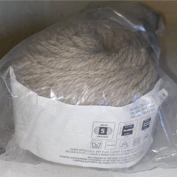 3 Balls Bulky Wool & Alpaca Red Heart An Italian Story Vera Yarn Latte  R181-231 - Picture 7 of 10